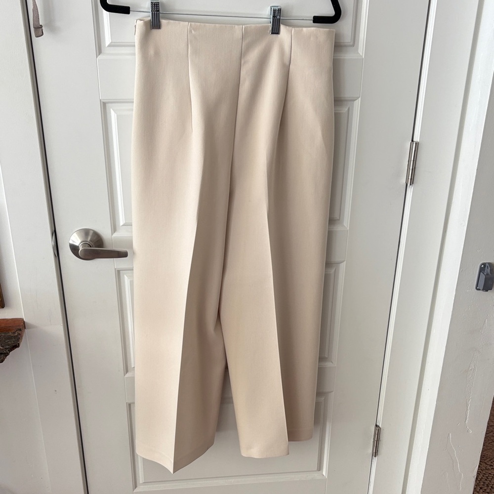 Zara Gorgeous Cream Cropped Pleated Trouser